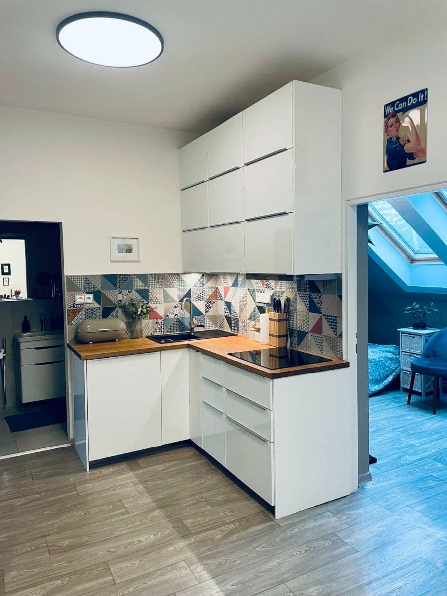 Prenájom bytu 3-izbový 59 m², Školní, Plzeň, Plzeňský kraj Prenájom bytu 3-izbový 59 m², Školní, Plzeň, Plzeňský kraj