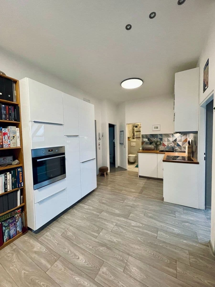 Prenájom bytu 3-izbový 59 m², Školní, Plzeň, Plzeňský kraj Prenájom bytu 3-izbový 59 m², Školní, Plzeň, Plzeňský kraj