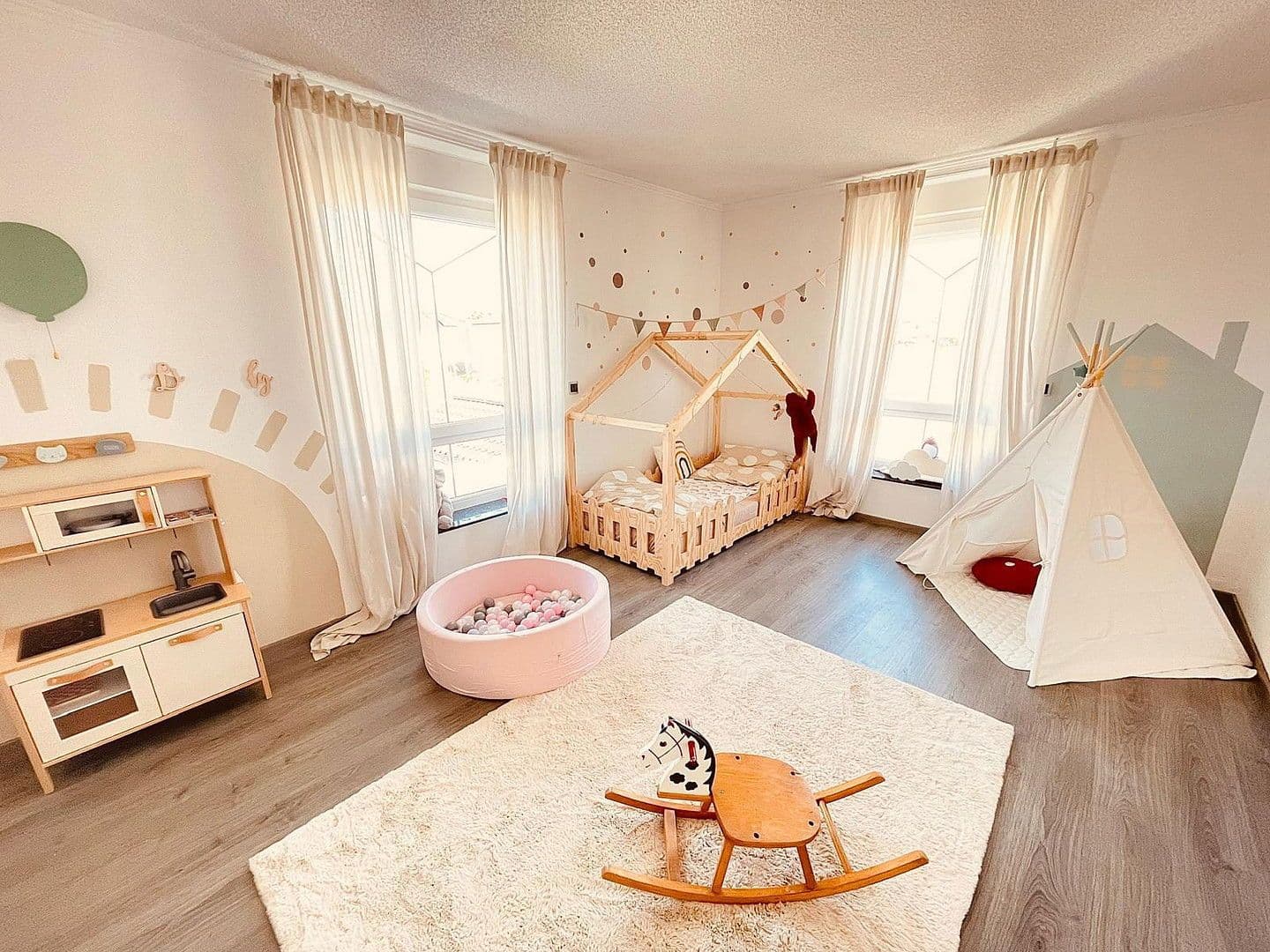 Predaj domu 220 m², pozemek 333 m², Vechelde, Dolné Sasko Predaj domu 220 m², pozemek 333 m², Vechelde, Dolné Sasko