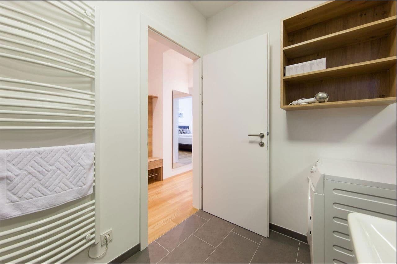 Prenájom bytu 2-izbový 70 m², Pflügerstraße, Berlin, Berlín Prenájom bytu 2-izbový 70 m², Pflügerstraße, Berlin, Berlín