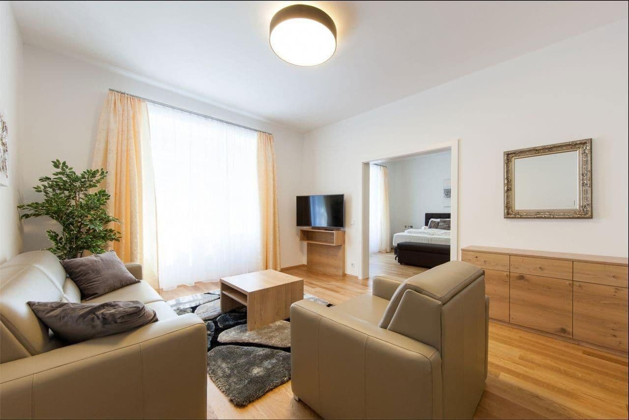 Prenájom bytu 2-izbový 70 m², Pflügerstraße, Berlin, Berlín Prenájom bytu 2-izbový 70 m², Pflügerstraße, Berlin, Berlín