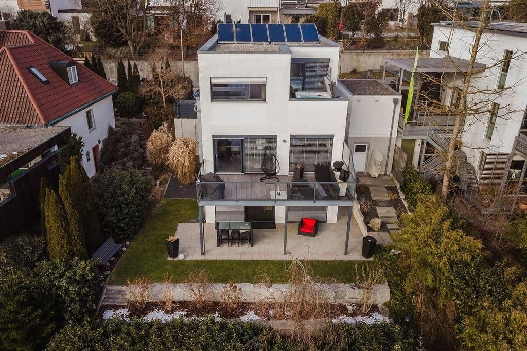 Predaj domu 225 m², pozemek 411 m², Landshut, Bavorsko Predaj domu 225 m², pozemek 411 m², Landshut, Bavorsko