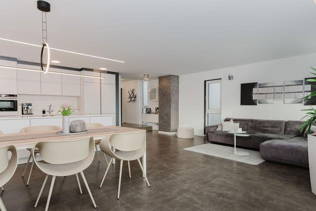 Predaj domu 225 m², pozemek 411 m², Landshut, Bavorsko Predaj domu 225 m², pozemek 411 m², Landshut, Bavorsko