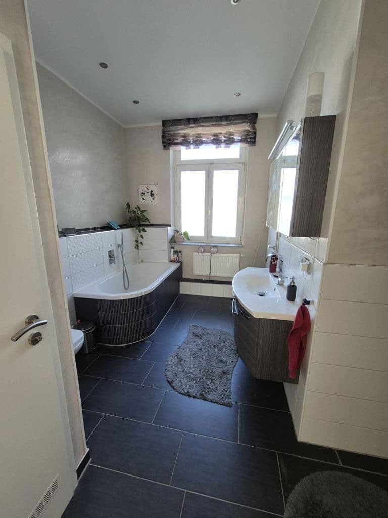 Prenájom bytu 6-izbový 118 m², Pestalozzistraße 31, Mannheim, Bádensko-Wurttembersko Prenájom bytu 6-izbový 118 m², Pestalozzistraße 31, Mannheim, Bádensko-Wurttembersko