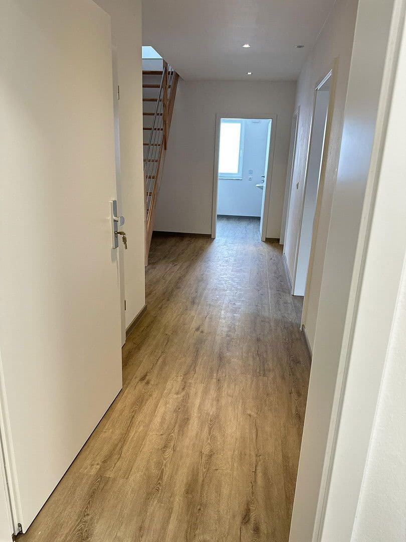Prenájom bytu 4-izbový 93 m², A, Adendorf, Dolné Sasko Prenájom bytu 4-izbový 93 m², A, Adendorf, Dolné Sasko