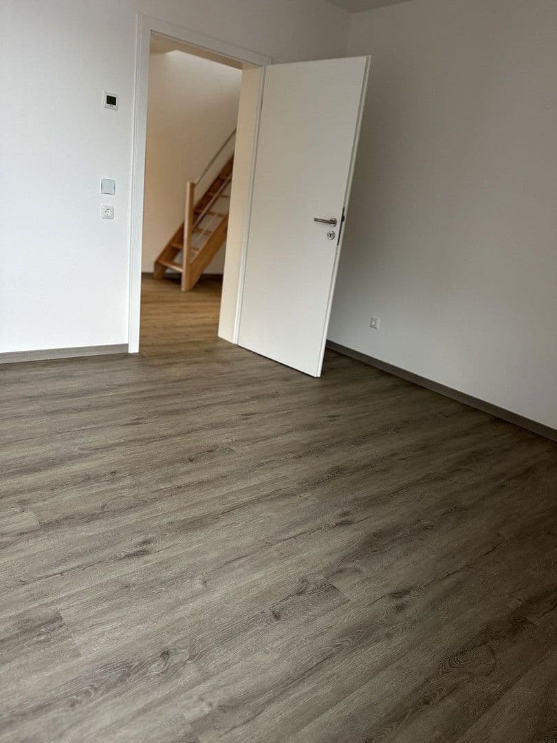 Prenájom bytu 4-izbový 93 m², A, Adendorf, Dolné Sasko Prenájom bytu 4-izbový 93 m², A, Adendorf, Dolné Sasko