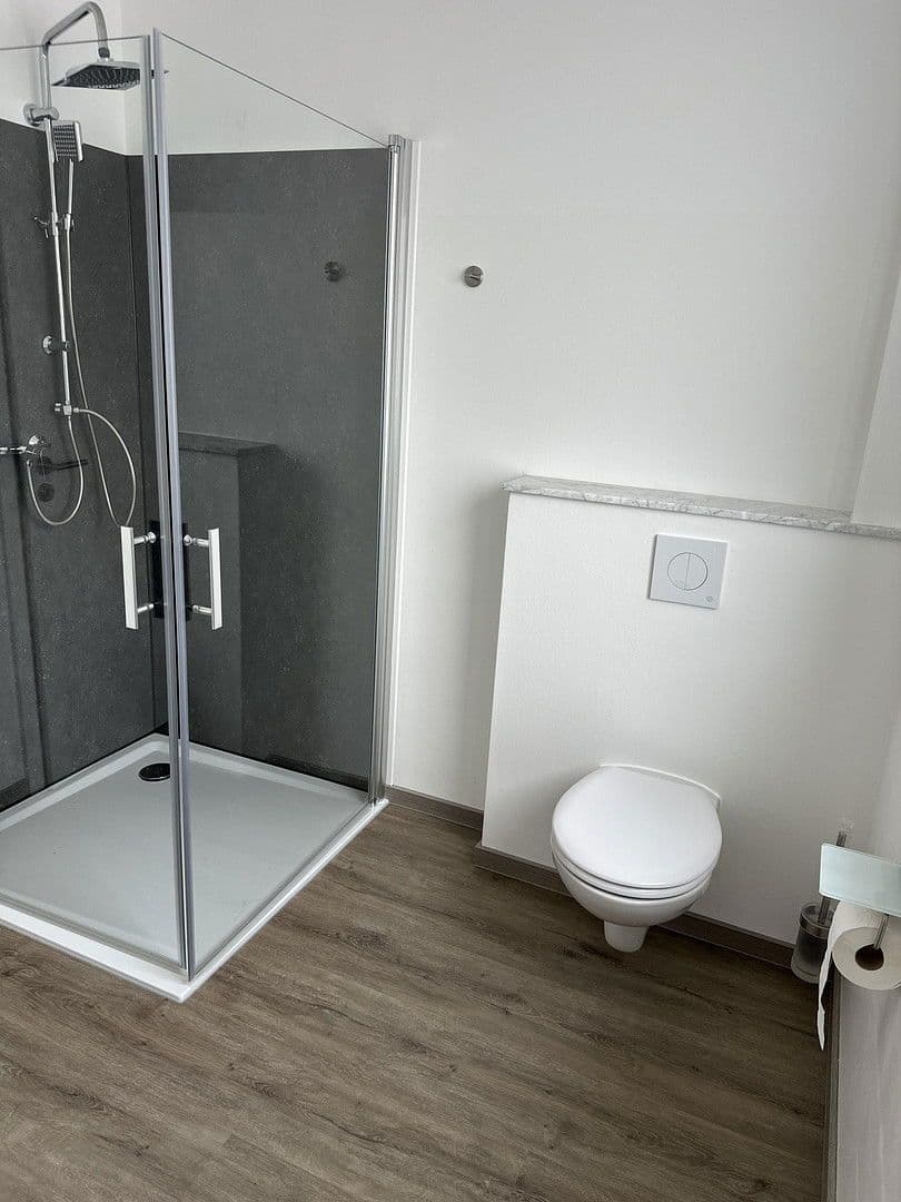 Prenájom bytu 4-izbový 93 m², A, Adendorf, Dolné Sasko Prenájom bytu 4-izbový 93 m², A, Adendorf, Dolné Sasko