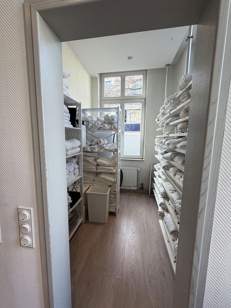 Prenájom kancelárie 185 m², Oldenburg, Dolné Sasko Prenájom kancelárie 185 m², Oldenburg, Dolné Sasko