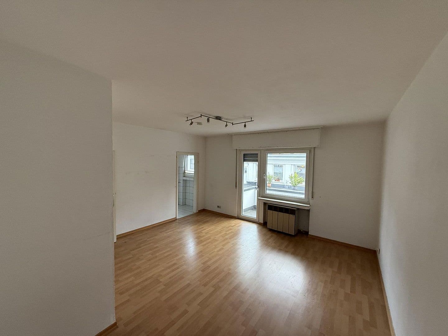 Prenájom bytu 1-izbový 35 m², Susannastr.19, Essen, Severné Porýnie - Westfálsko Prenájom bytu 1-izbový 35 m², Susannastr.19, Essen, Severné Porýnie - Westfálsko