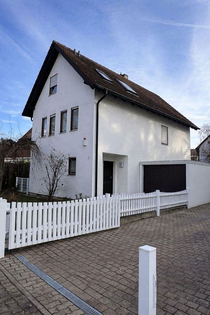 Predaj domu 153 m², pozemek 380 m², Karlsruhe, Bádensko-Wurttembersko Predaj domu 153 m², pozemek 380 m², Karlsruhe, Bádensko-Wurttembersko