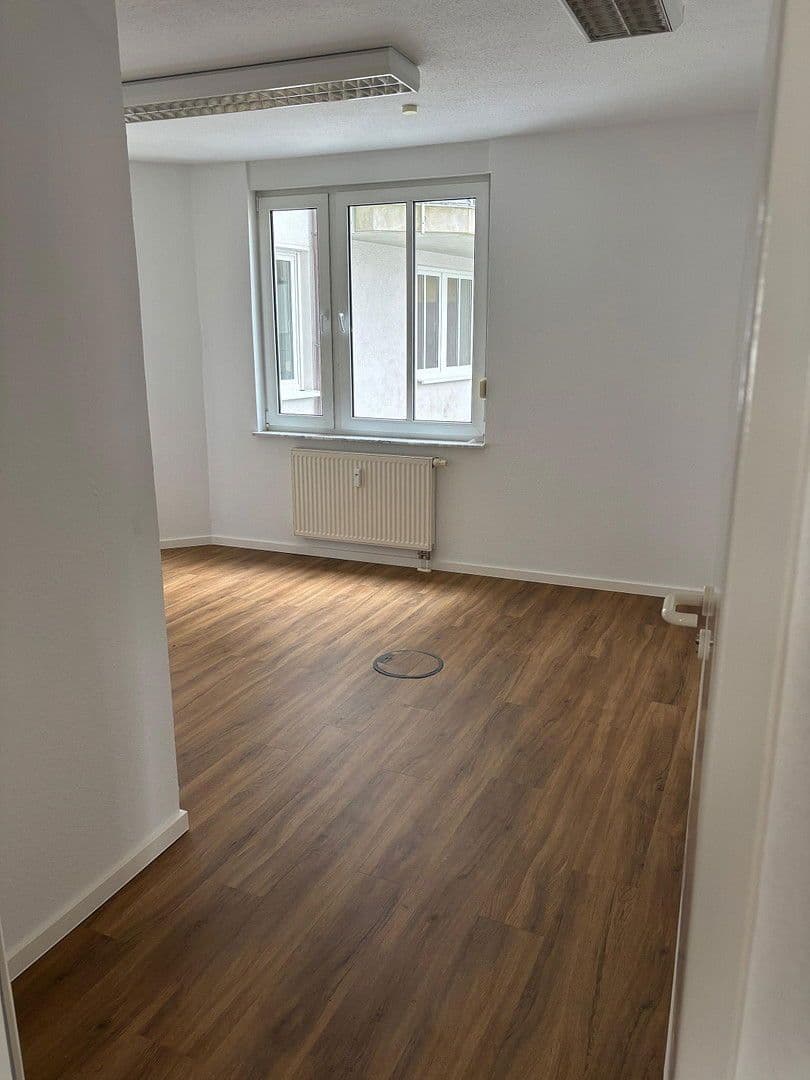 Prenájom kancelárie 89 m², Heinrich-Mann-Straße 13, Schwerin, Meklenbursko-Predpomoransko Prenájom kancelárie 89 m², Heinrich-Mann-Straße 13, Schwerin, Meklenbursko-Predpomoransko