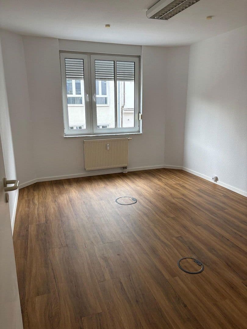 Prenájom kancelárie 89 m², Heinrich-Mann-Straße 13, Schwerin, Meklenbursko-Predpomoransko Prenájom kancelárie 89 m², Heinrich-Mann-Straße 13, Schwerin, Meklenbursko-Predpomoransko