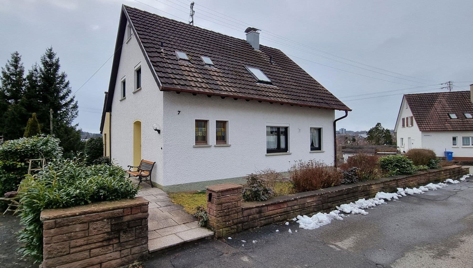 Predaj domu 131 m², pozemek 514 m², Sonnenhalde 7, Rottweil, Bádensko-Wurttembersko Predaj domu 131 m², pozemek 514 m², Sonnenhalde 7, Rottweil, Bádensko-Wurttembersko