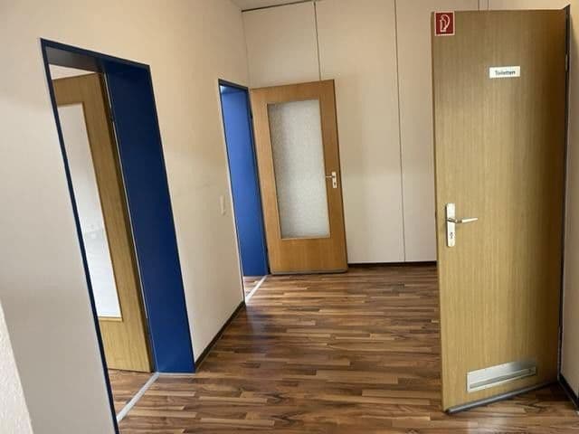 Prenájom kancelárie 93 m², Worms, Porýnie-Falcko Prenájom kancelárie 93 m², Worms, Porýnie-Falcko