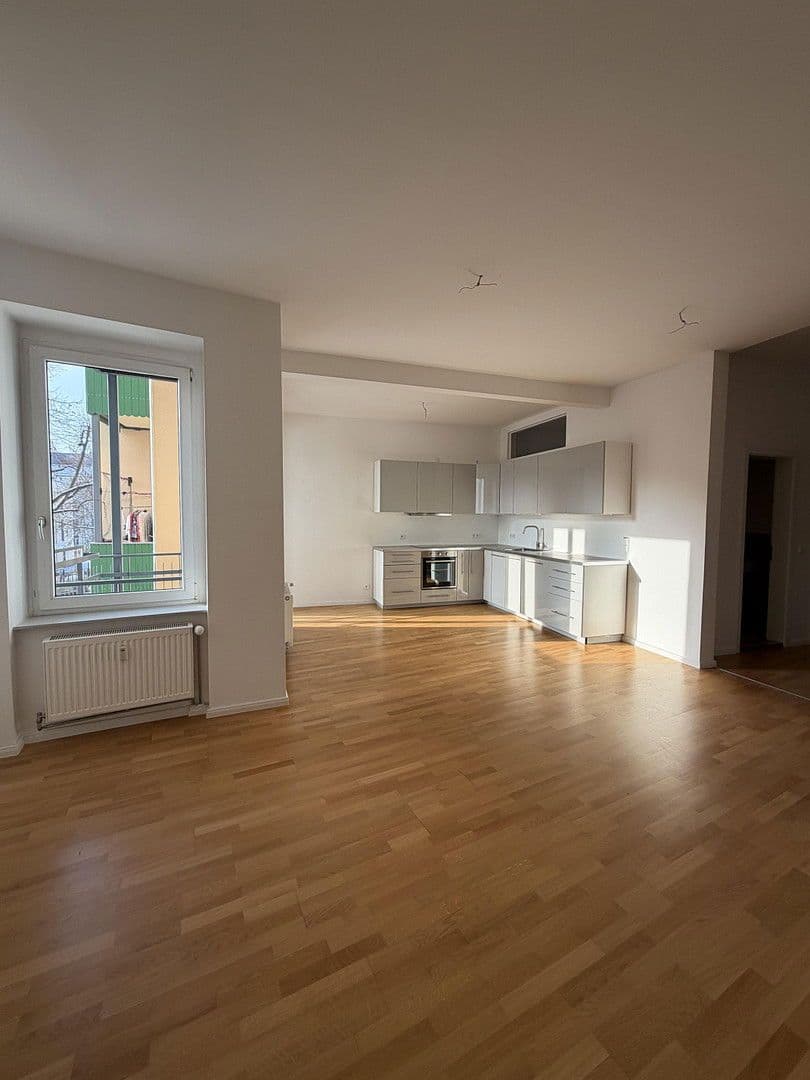 Prenájom bytu 4-izbový 104 m², Seelenbinder Straße, Leipzig, Sasko Prenájom bytu 4-izbový 104 m², Seelenbinder Straße, Leipzig, Sasko