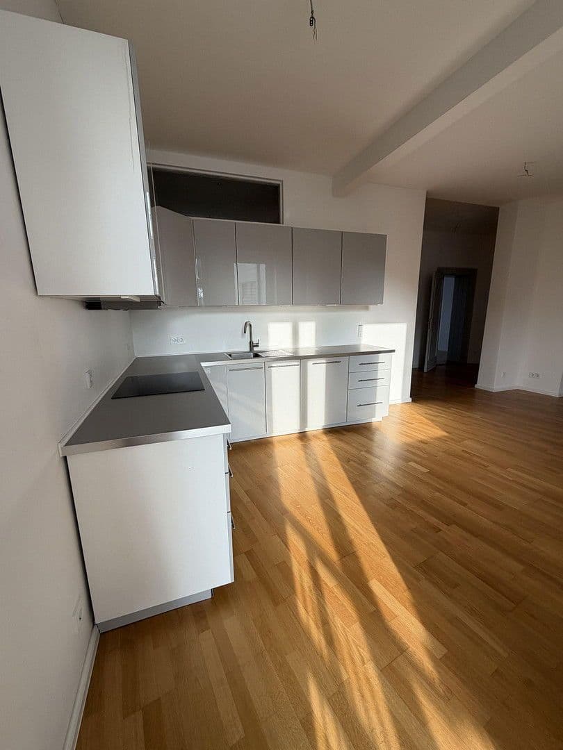 Prenájom bytu 4-izbový 104 m², Seelenbinder Straße, Leipzig, Sasko Prenájom bytu 4-izbový 104 m², Seelenbinder Straße, Leipzig, Sasko