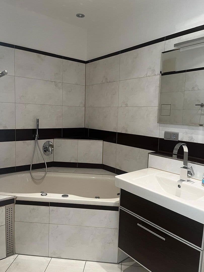 Predaj bytu 3-izbový 94 m², München, Bavorsko Predaj bytu 3-izbový 94 m², München, Bavorsko