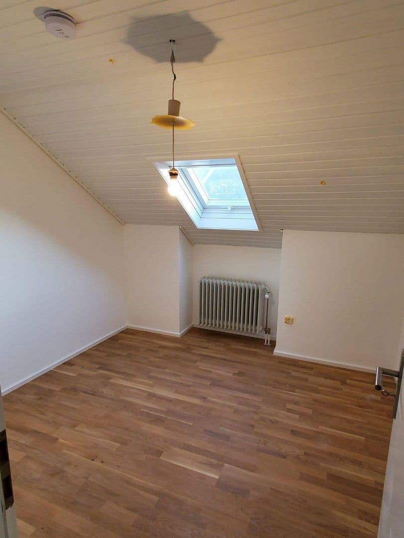 Prenájom domu 154 m², pozemek 414 m², Fürstenfeldbruck, Bavorsko Prenájom domu 154 m², pozemek 414 m², Fürstenfeldbruck, Bavorsko