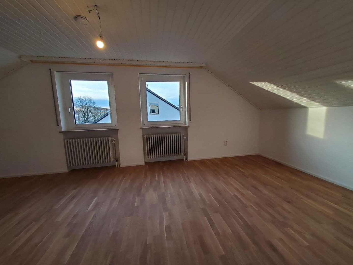Prenájom domu 154 m², pozemek 414 m², Fürstenfeldbruck, Bavorsko Prenájom domu 154 m², pozemek 414 m², Fürstenfeldbruck, Bavorsko