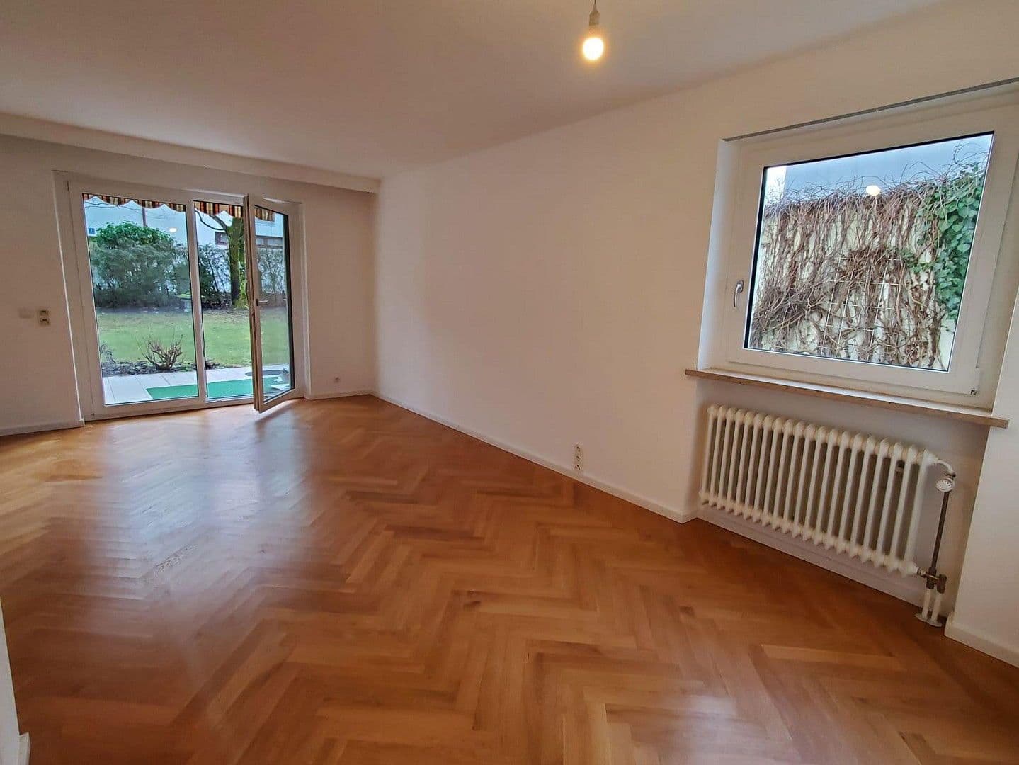 Prenájom domu 154 m², pozemek 414 m², Fürstenfeldbruck, Bavorsko Prenájom domu 154 m², pozemek 414 m², Fürstenfeldbruck, Bavorsko