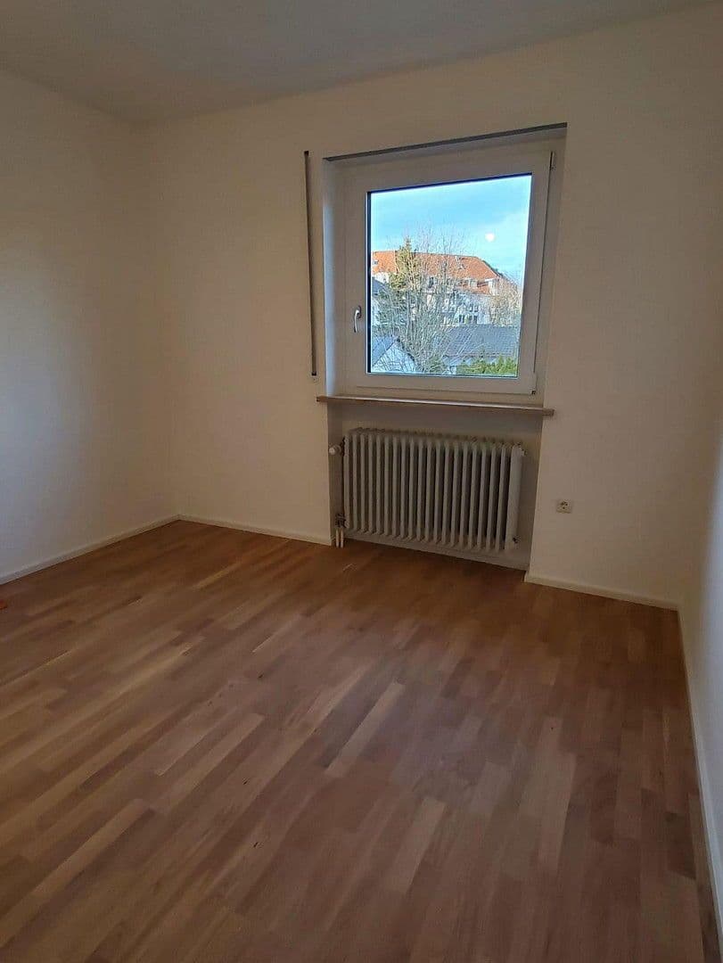 Prenájom domu 154 m², pozemek 414 m², Fürstenfeldbruck, Bavorsko Prenájom domu 154 m², pozemek 414 m², Fürstenfeldbruck, Bavorsko