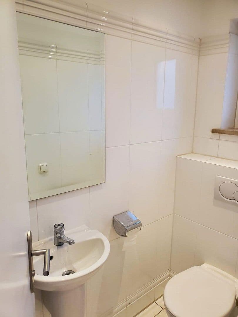 Prenájom domu 154 m², pozemek 414 m², Fürstenfeldbruck, Bavorsko Prenájom domu 154 m², pozemek 414 m², Fürstenfeldbruck, Bavorsko