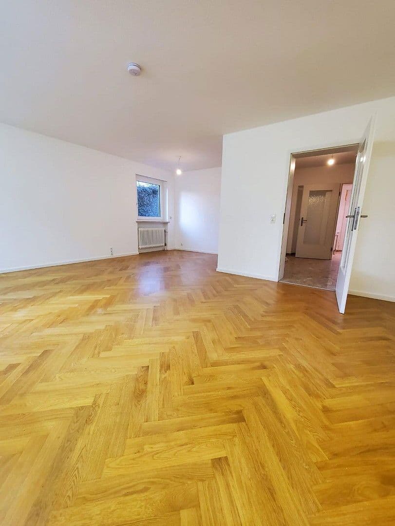 Prenájom domu 154 m², pozemek 414 m², Fürstenfeldbruck, Bavorsko Prenájom domu 154 m², pozemek 414 m², Fürstenfeldbruck, Bavorsko