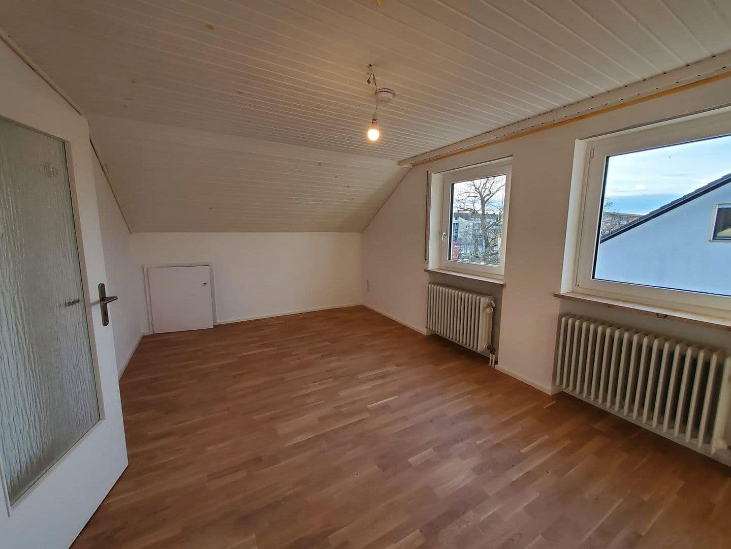 Prenájom domu 154 m², pozemek 414 m², Fürstenfeldbruck, Bavorsko Prenájom domu 154 m², pozemek 414 m², Fürstenfeldbruck, Bavorsko