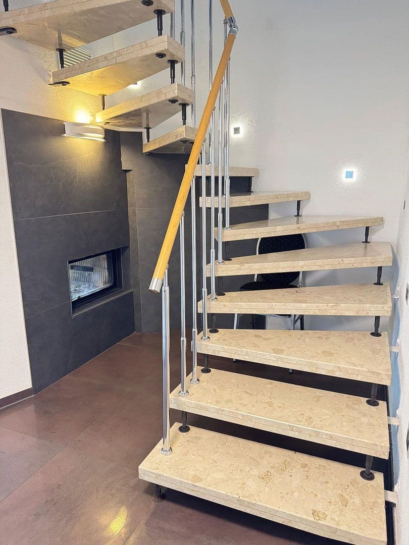 Predaj domu 165 m², pozemek 1.300 m², Forchtenberg, Bádensko-Wurttembersko Predaj domu 165 m², pozemek 1.300 m², Forchtenberg, Bádensko-Wurttembersko