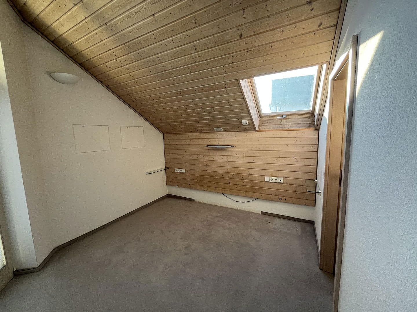 Prenájom domu 130 m², pozemek 880 m², Egerlandweg 1, Uhingen, Bádensko-Wurttembersko Prenájom domu 130 m², pozemek 880 m², Egerlandweg 1, Uhingen, Bádensko-Wurttembersko
