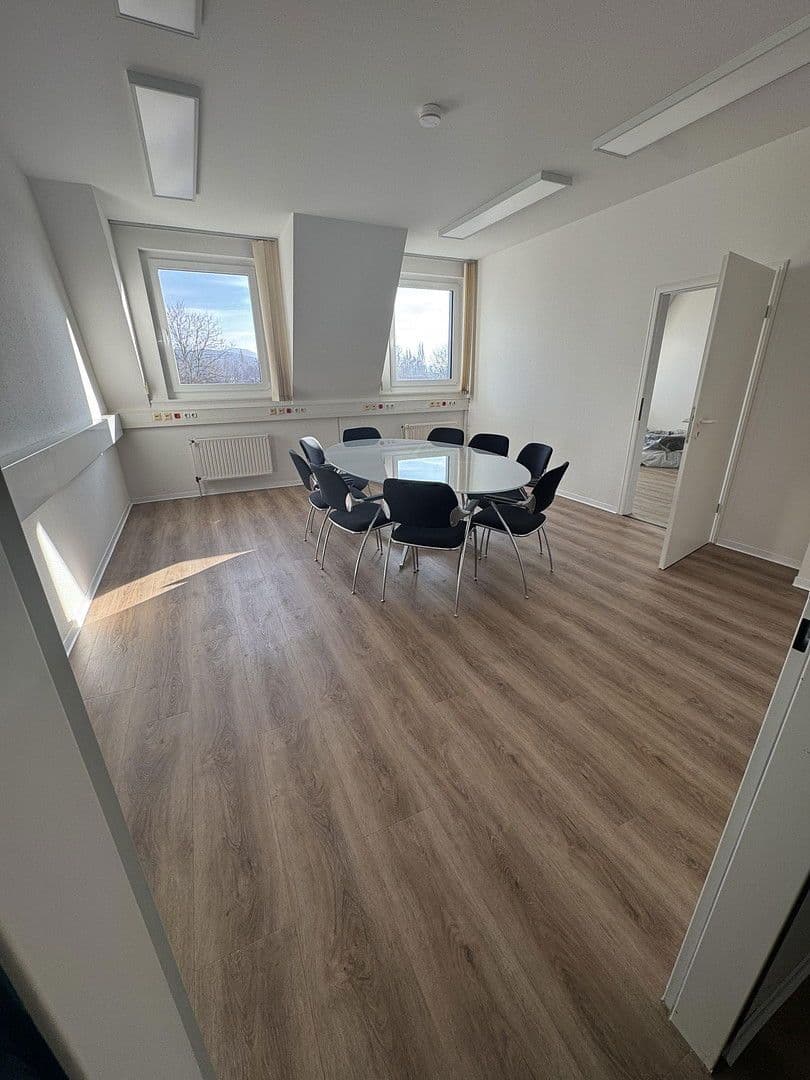Prenájom kancelárie 117 m², Im Mühlenbruch 1, Königswinter, Severné Porýnie - Westfálsko Prenájom kancelárie 117 m², Im Mühlenbruch 1, Königswinter, Severné Porýnie - Westfálsko