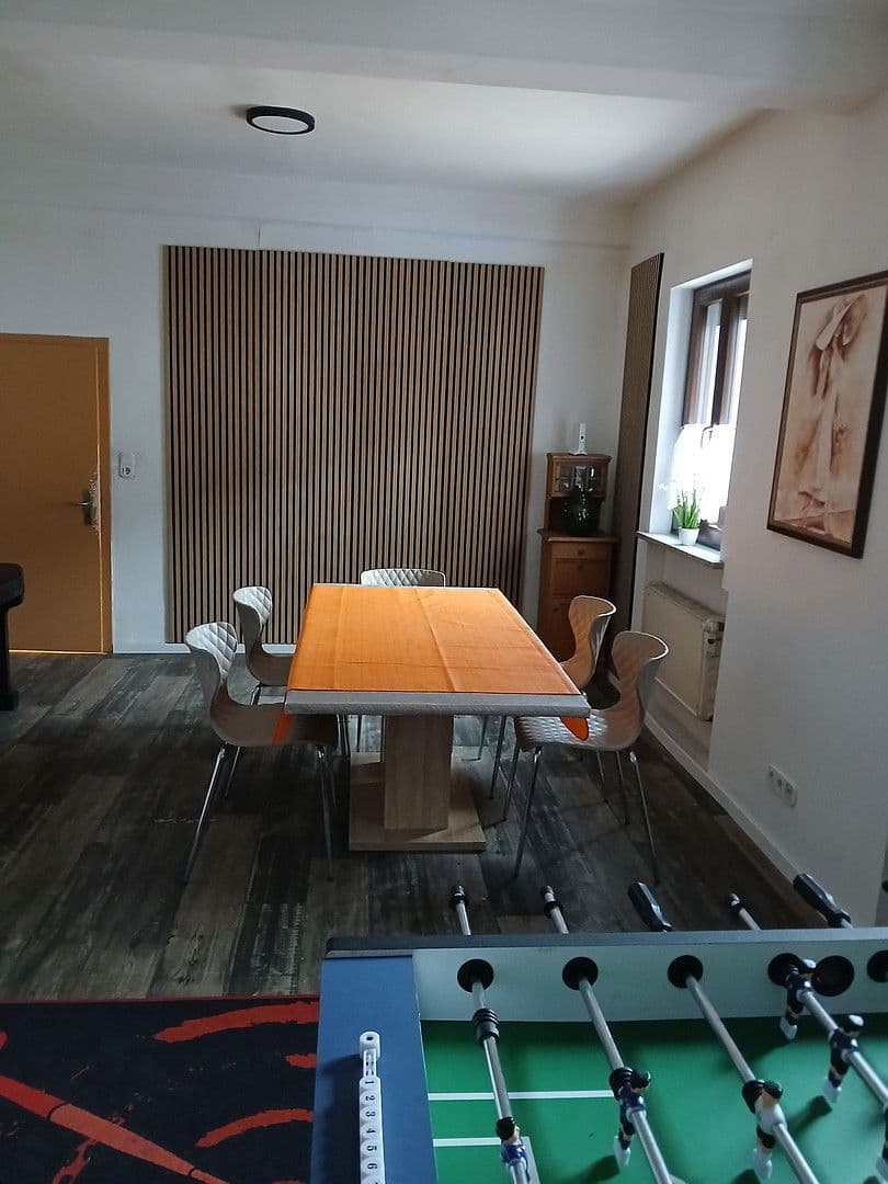 Prenájom bytu 5-izbový 135 m², Forchheimer Str. 7, Baiersdorf, Bavorsko Prenájom bytu 5-izbový 135 m², Forchheimer Str. 7, Baiersdorf, Bavorsko