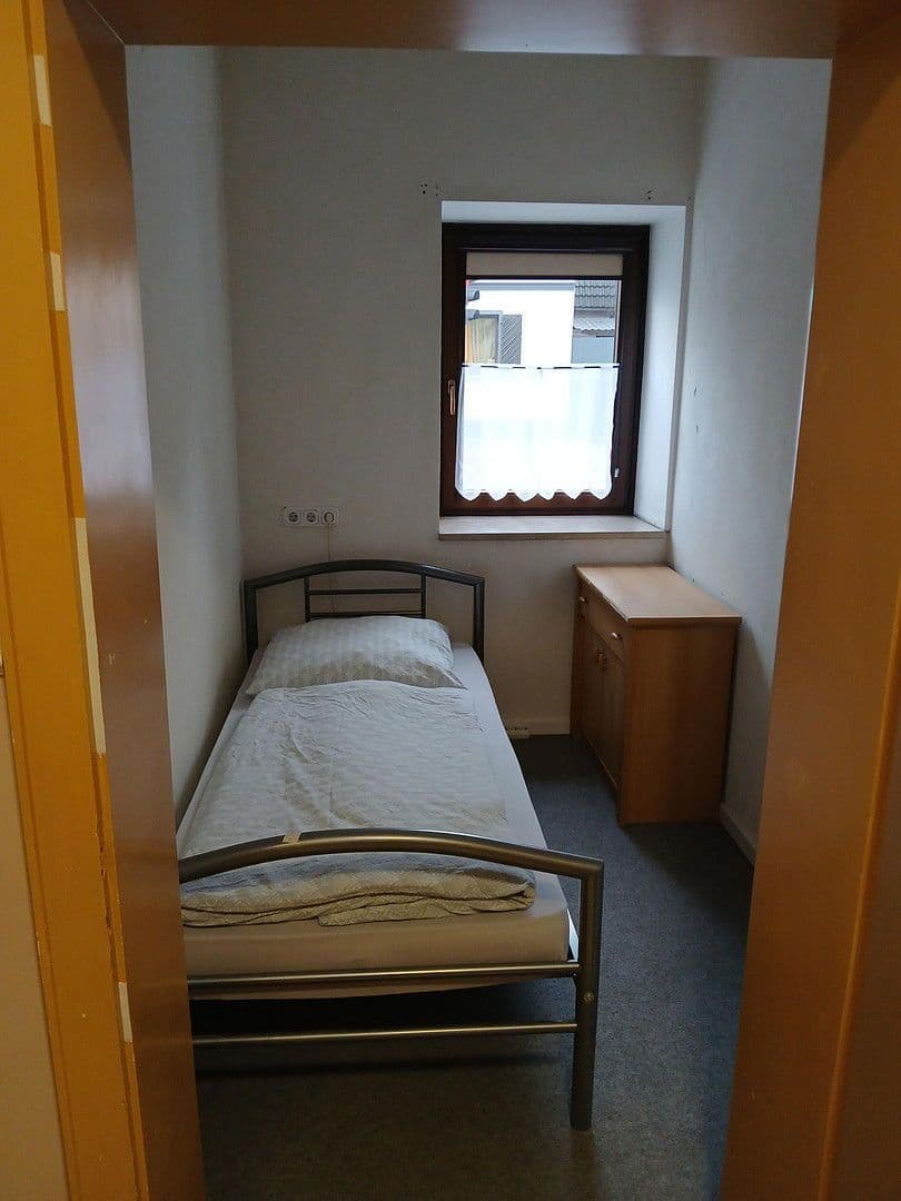 Prenájom bytu 5-izbový 135 m², Forchheimer Str. 7, Baiersdorf, Bavorsko Prenájom bytu 5-izbový 135 m², Forchheimer Str. 7, Baiersdorf, Bavorsko