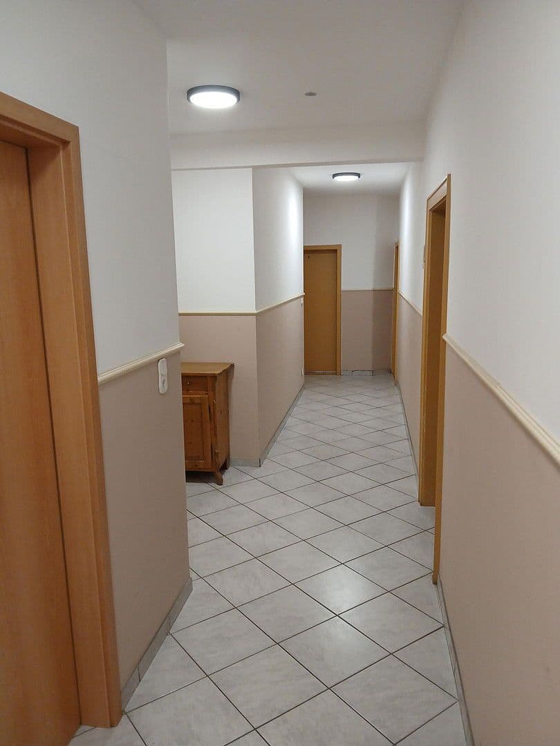 Prenájom bytu 5-izbový 135 m², Forchheimer Str. 7, Baiersdorf, Bavorsko Prenájom bytu 5-izbový 135 m², Forchheimer Str. 7, Baiersdorf, Bavorsko