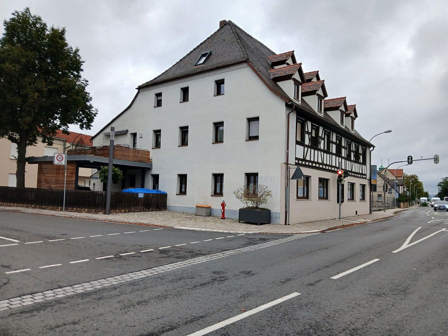 Prenájom bytu 5-izbový 135 m², Forchheimer Str. 7, Baiersdorf, Bavorsko Prenájom bytu 5-izbový 135 m², Forchheimer Str. 7, Baiersdorf, Bavorsko