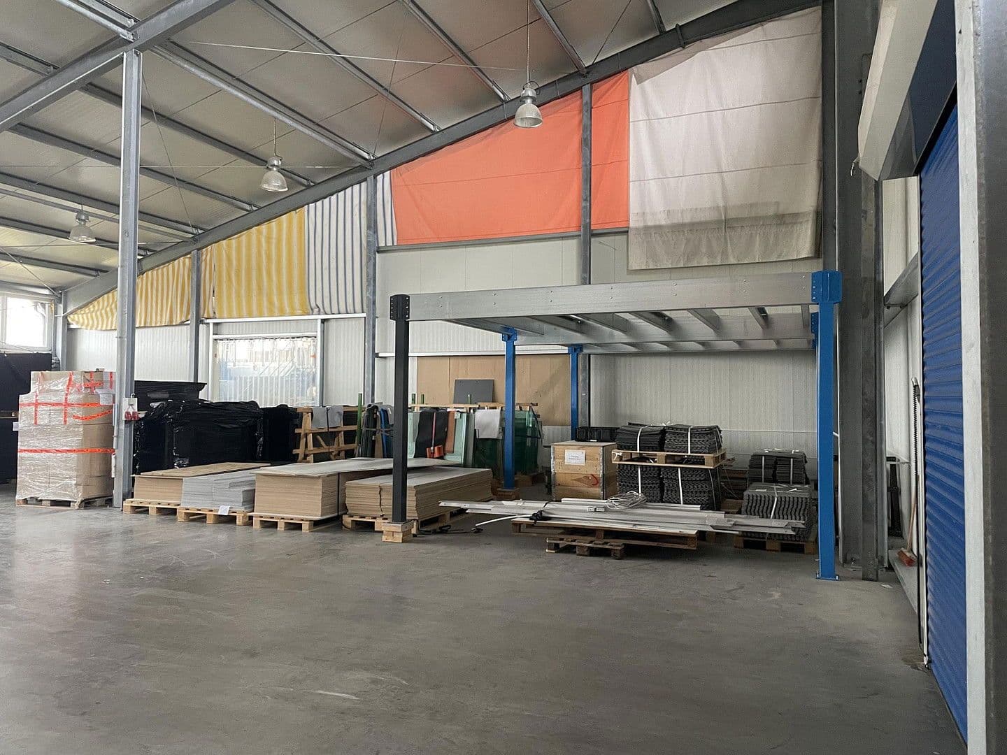 Prenájom nebytového priestoru 380 m², Lohwiese 11, Scheuring, Bavorsko Prenájom nebytového priestoru 380 m², Lohwiese 11, Scheuring, Bavorsko