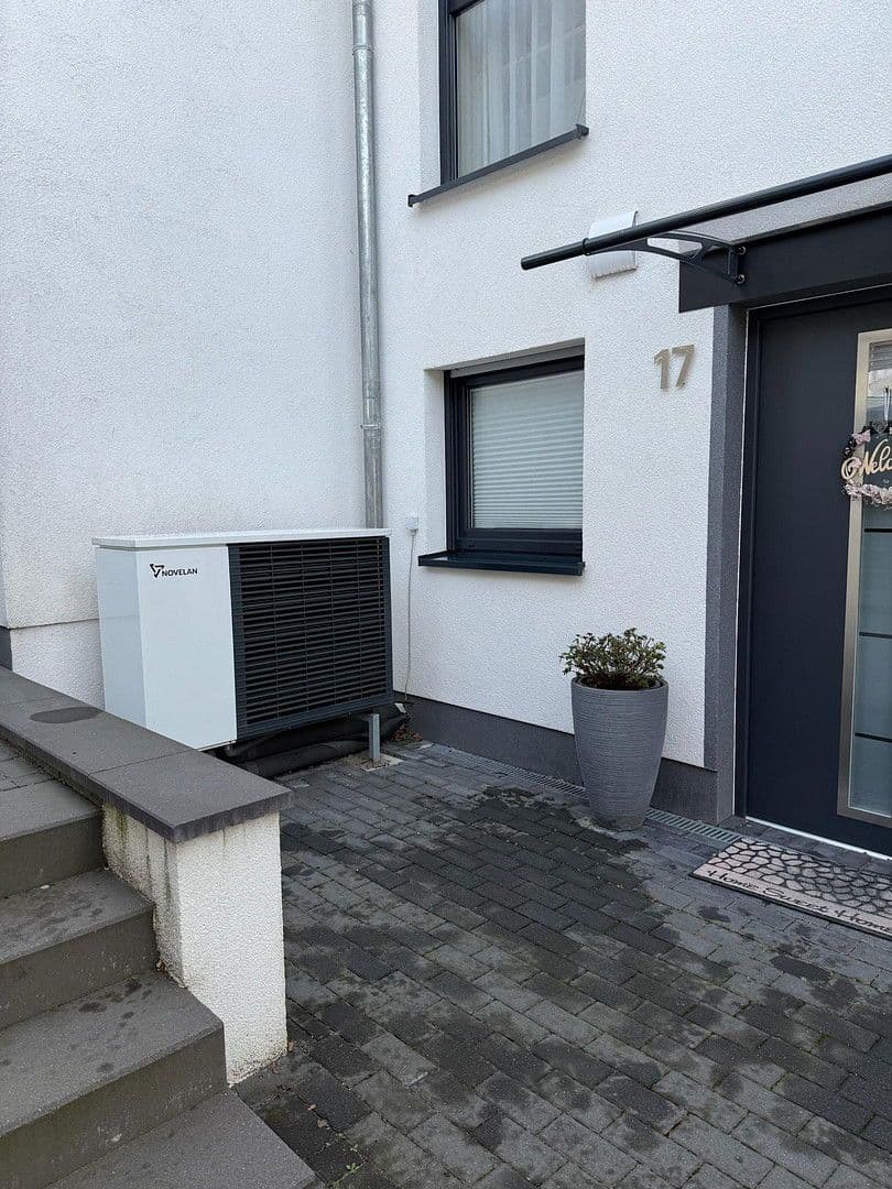 Predaj domu 146 m², pozemek 148 m², Oligschlägerweg 17, Solingen, Severné Porýnie - Westfálsko Predaj domu 146 m², pozemek 148 m², Oligschlägerweg 17, Solingen, Severné Porýnie - Westfálsko