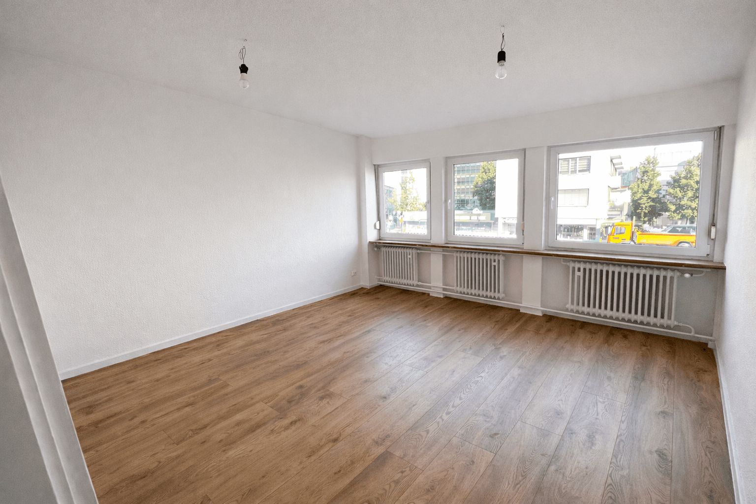 Prenájom bytu 3-izbový 86 m², Ulm, Bádensko-Wurttembersko Prenájom bytu 3-izbový 86 m², Ulm, Bádensko-Wurttembersko