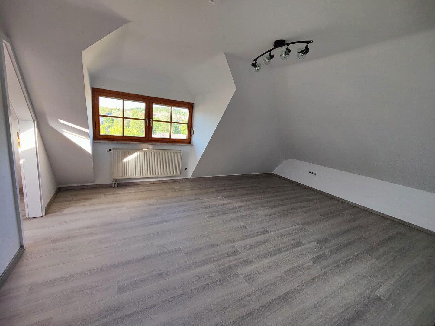 Prenájom bytu 2-izbový 63 m², Ellwangen (Jagst), Bádensko-Wurttembersko Prenájom bytu 2-izbový 63 m², Ellwangen (Jagst), Bádensko-Wurttembersko
