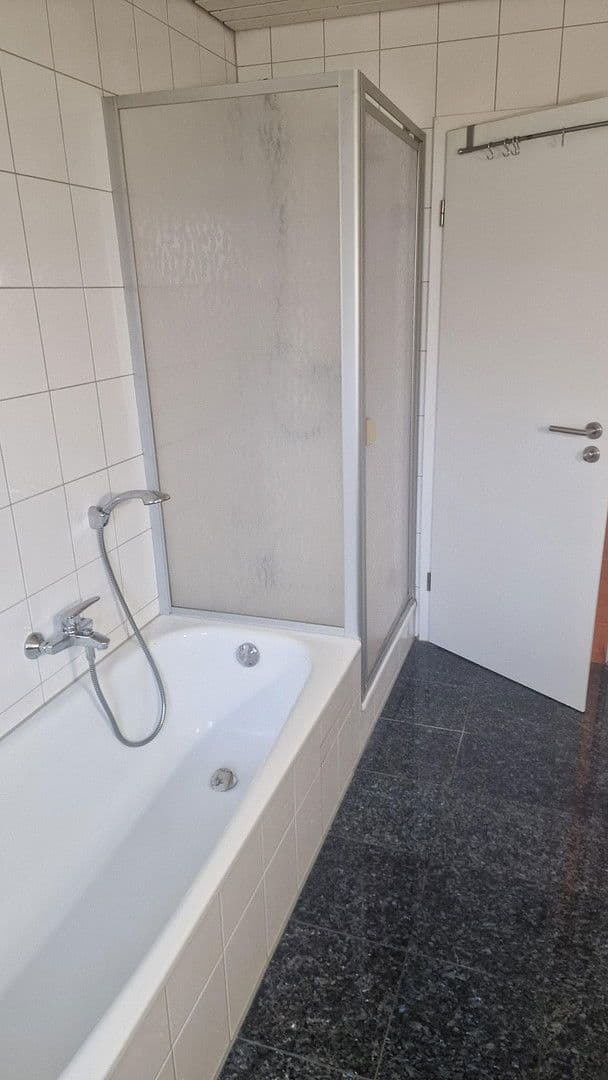 Predaj bytu 3-izbový 93 m², Untergruppenbach, Bádensko-Wurttembersko Predaj bytu 3-izbový 93 m², Untergruppenbach, Bádensko-Wurttembersko