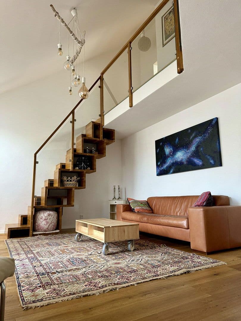 Prenájom bytu 4-izbový 90 m², München, Bavorsko Prenájom bytu 4-izbový 90 m², München, Bavorsko