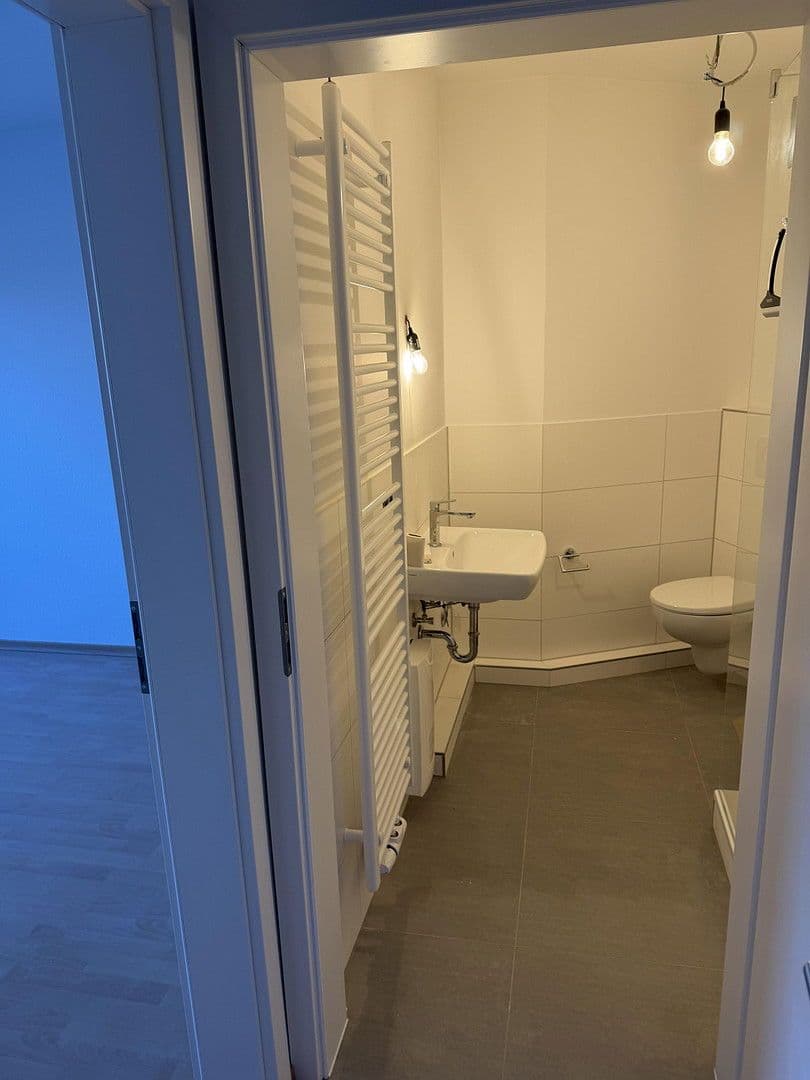 Prenájom bytu 2-izbový 68 m², Kirchweg 68, Adendorf, Dolné Sasko Prenájom bytu 2-izbový 68 m², Kirchweg 68, Adendorf, Dolné Sasko