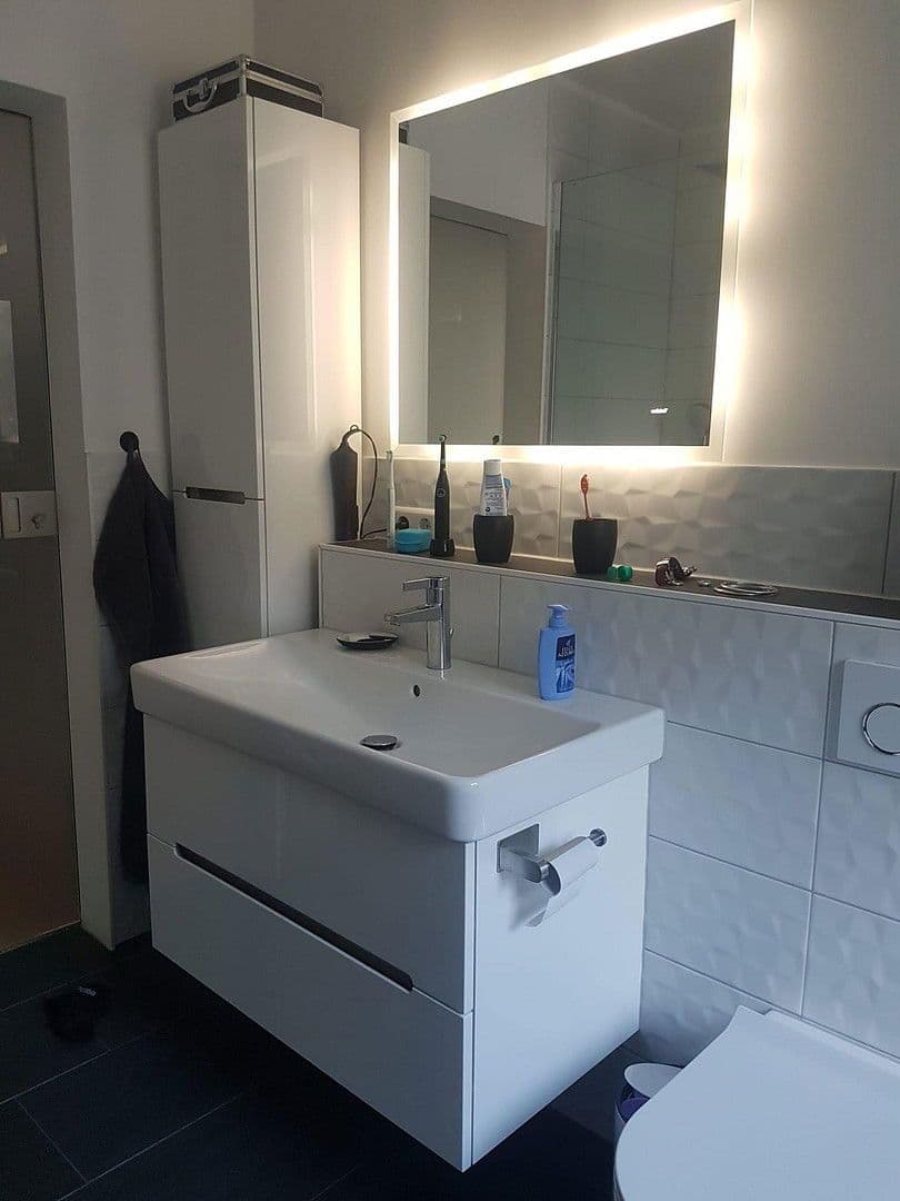 Predaj domu 180 m², pozemek 604 m², Neckarsteinach, Hesensko Predaj domu 180 m², pozemek 604 m², Neckarsteinach, Hesensko