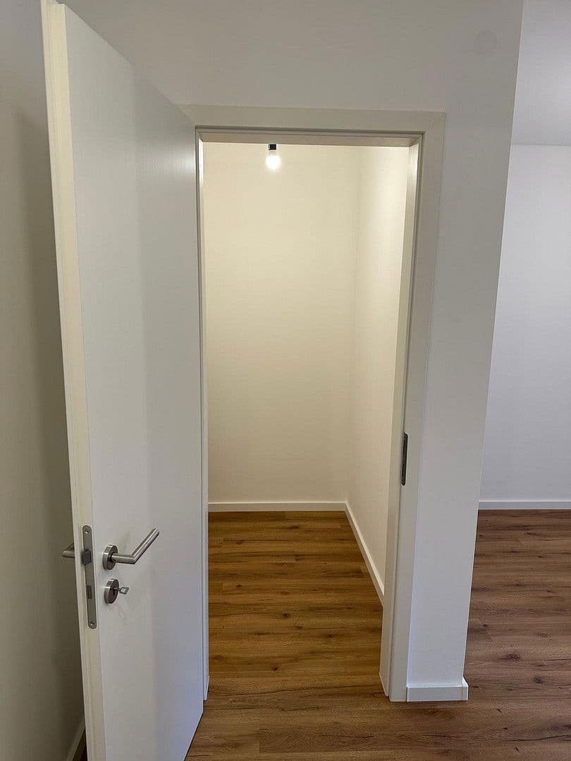 Predaj bytu 2-izbový 69 m², Esslingen am Neckar, Bádensko-Wurttembersko Predaj bytu 2-izbový 69 m², Esslingen am Neckar, Bádensko-Wurttembersko