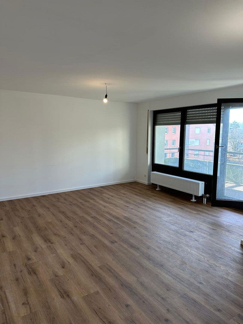 Predaj bytu 2-izbový 69 m², Esslingen am Neckar, Bádensko-Wurttembersko Predaj bytu 2-izbový 69 m², Esslingen am Neckar, Bádensko-Wurttembersko