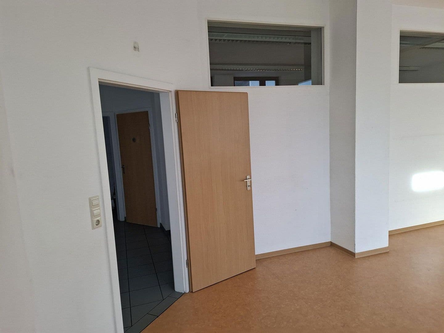 Prenájom kancelárie 102 m², Filderstadt, Bádensko-Wurttembersko Prenájom kancelárie 102 m², Filderstadt, Bádensko-Wurttembersko