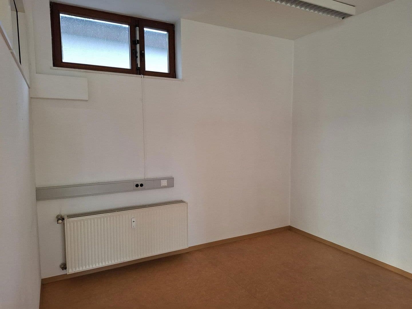 Prenájom kancelárie 102 m², Filderstadt, Bádensko-Wurttembersko Prenájom kancelárie 102 m², Filderstadt, Bádensko-Wurttembersko