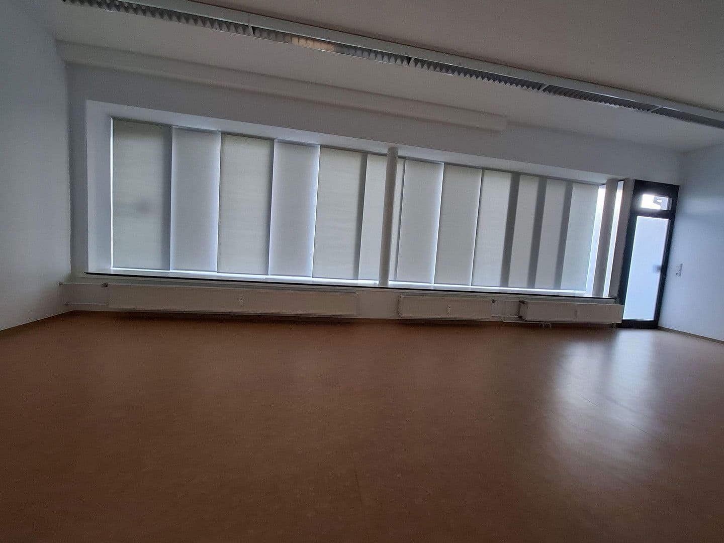 Prenájom kancelárie 102 m², Filderstadt, Bádensko-Wurttembersko Prenájom kancelárie 102 m², Filderstadt, Bádensko-Wurttembersko