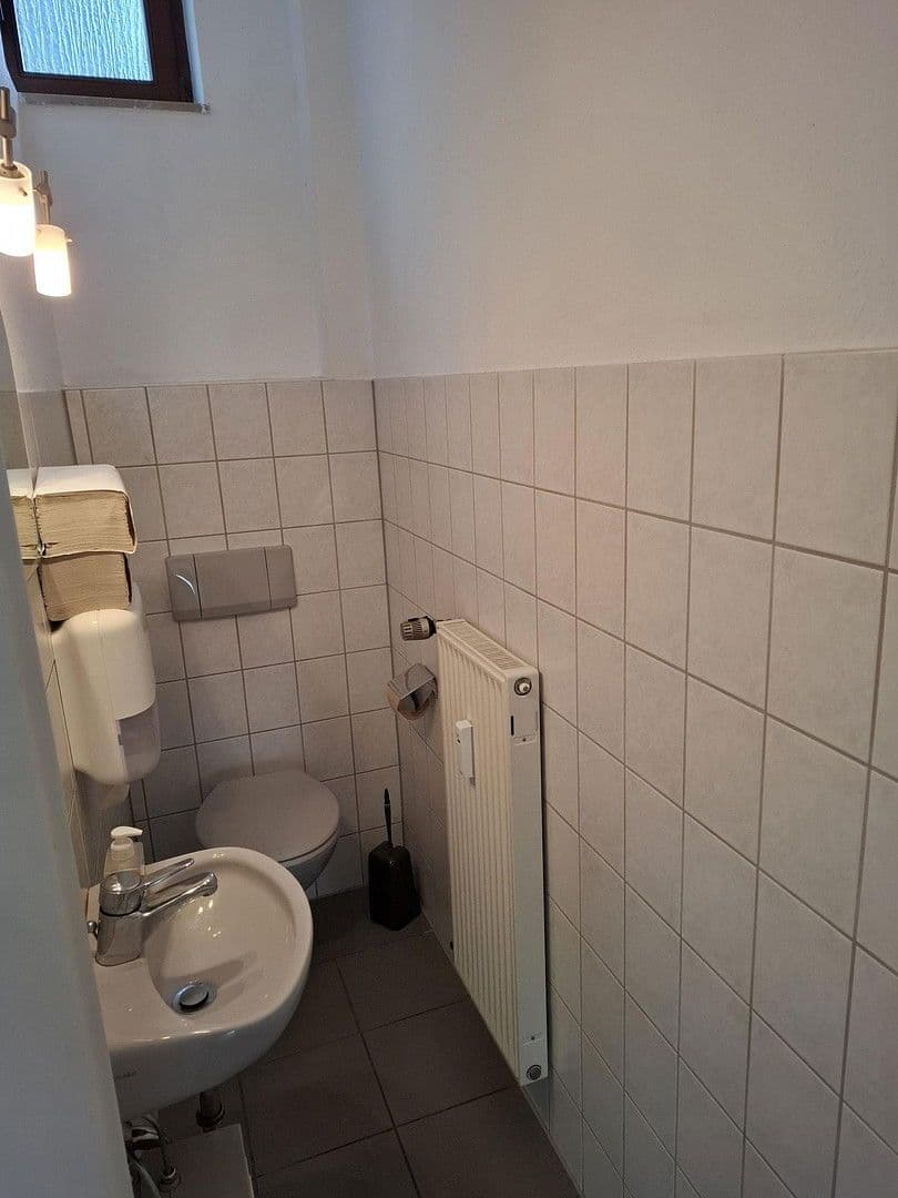 Prenájom kancelárie 102 m², Filderstadt, Bádensko-Wurttembersko Prenájom kancelárie 102 m², Filderstadt, Bádensko-Wurttembersko