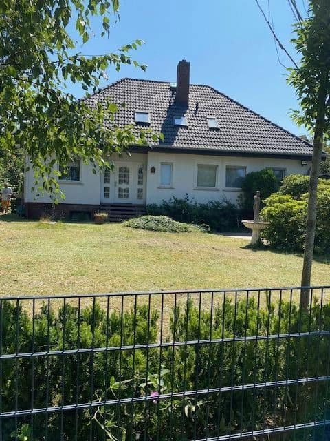 Predaj domu 220 m², pozemek 1.041 m², Berlin, Berlín Predaj domu 220 m², pozemek 1.041 m², Berlin, Berlín